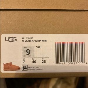 New in Box Ultra Mini Uggs Chestnut Sz 9